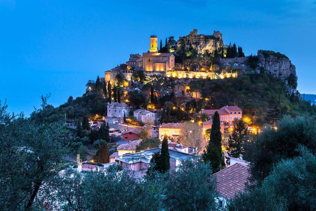 Studio rénové avec parking et terrasse à Eze village Exterior foto